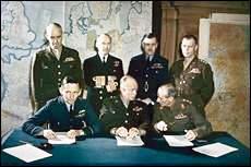 Ike with his Overlord Planners - (Back row from left to right) Lt General Omar N Bradley&nbsp; Commander US First Army, Admiral Sir Bertram Ramsay&nbsp; Commander Allied Naval 